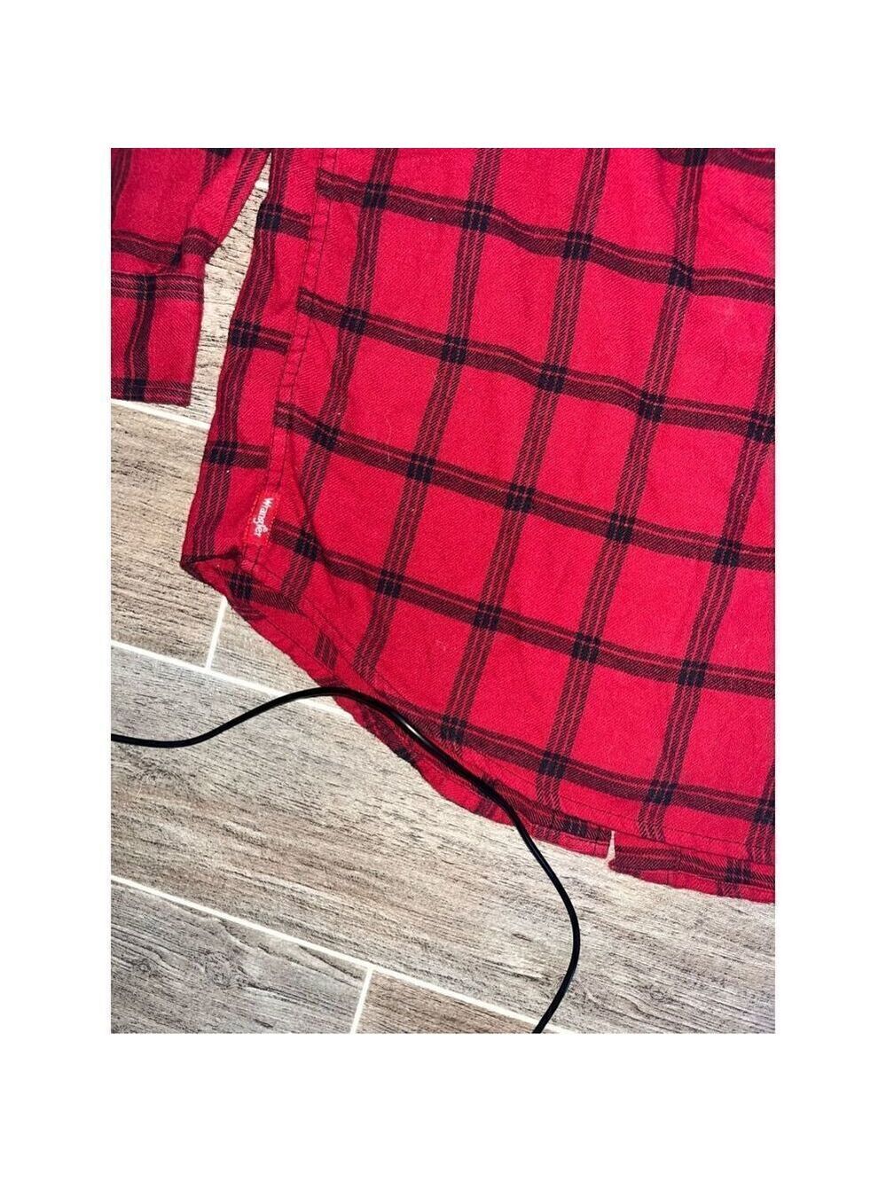 Red Plaid! Wrangler red plaid shirt sz med long sleeve - Picture 13 of 16